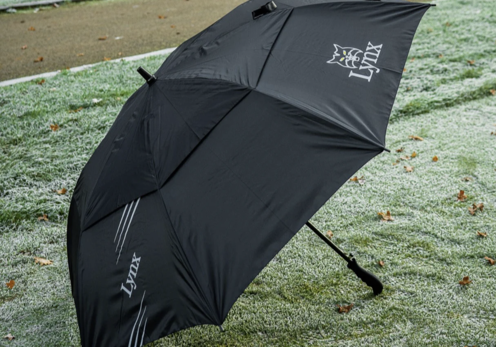 Lynx Golf Double Canopy Umbrella 4 Lynx Golf Double Canopy Umbrella - Image 2
